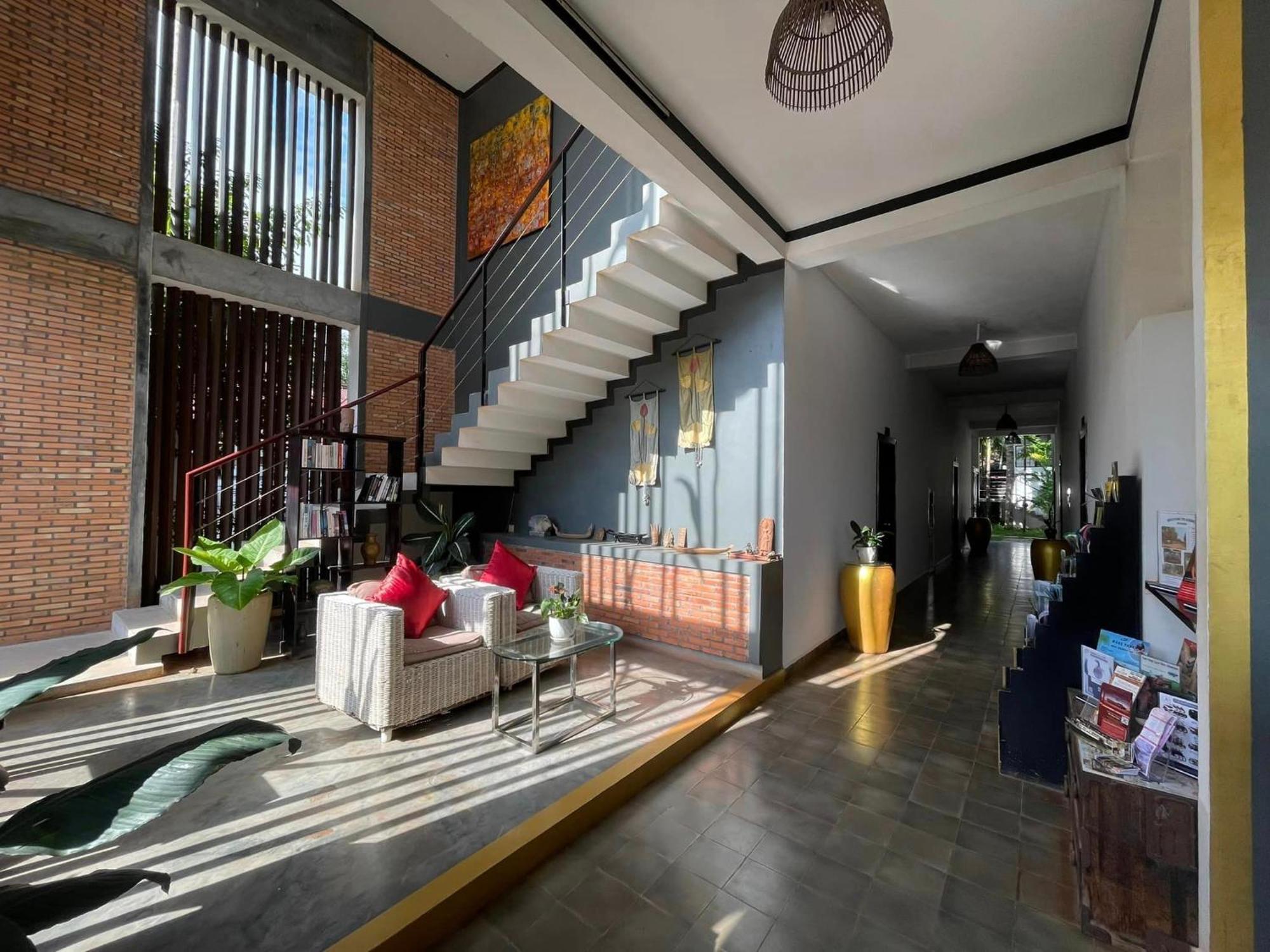 Apsara Greenland Boutique & *